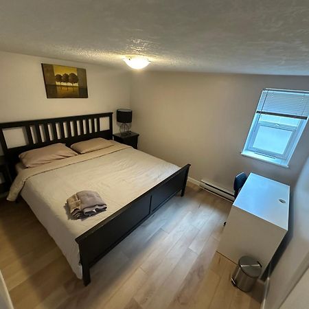 Artistic Apartment Near Downtown Victoria Bagian luar foto