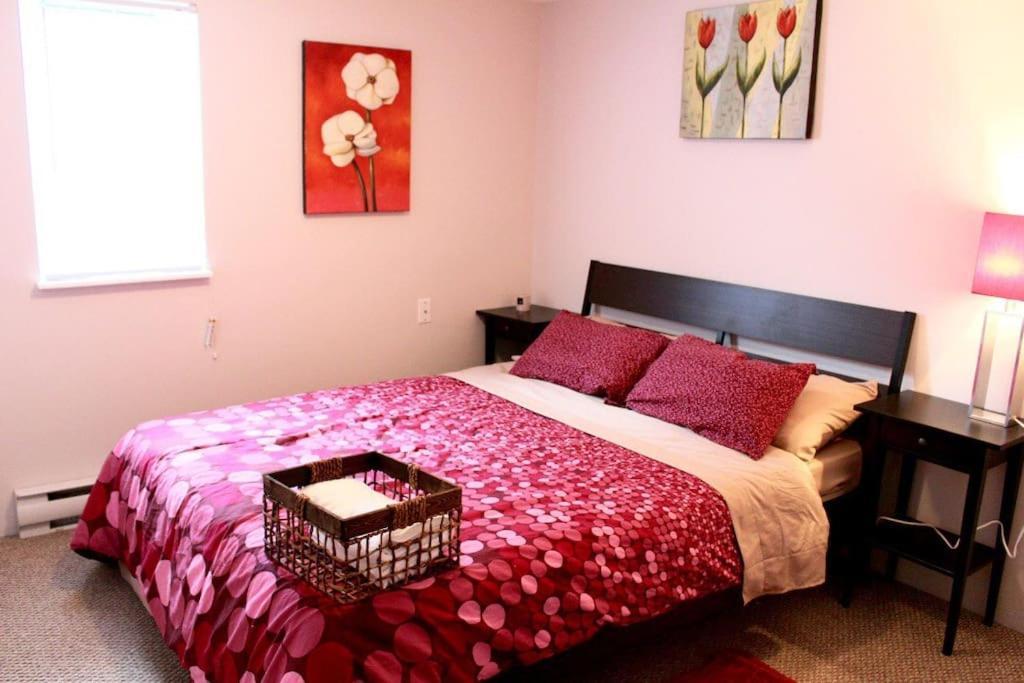 Artistic Apartment Near Downtown Victoria Bagian luar foto