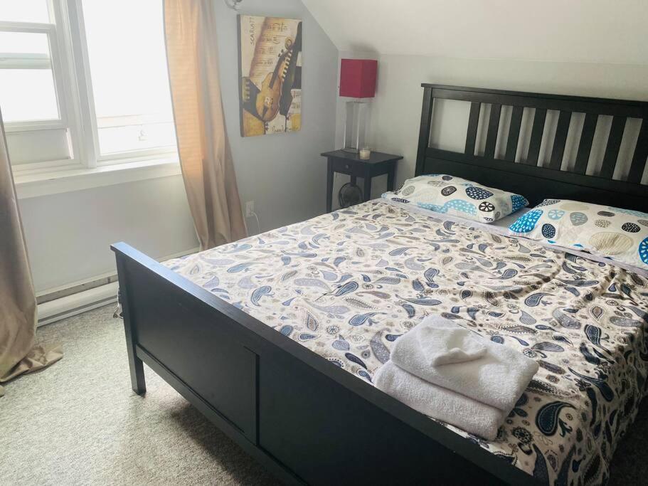 Artistic Apartment Near Downtown Victoria Bagian luar foto