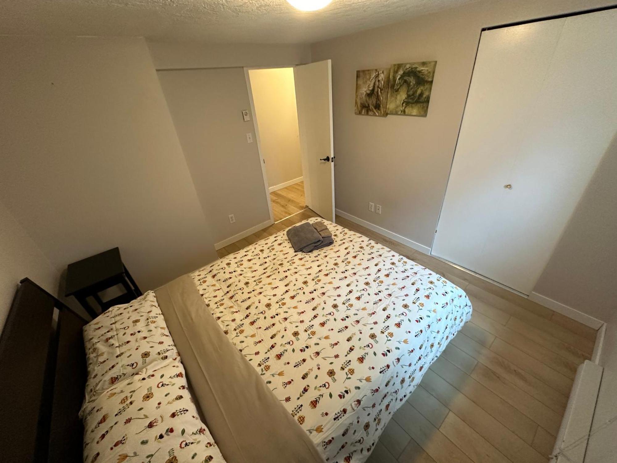 Artistic Apartment Near Downtown Victoria Bagian luar foto