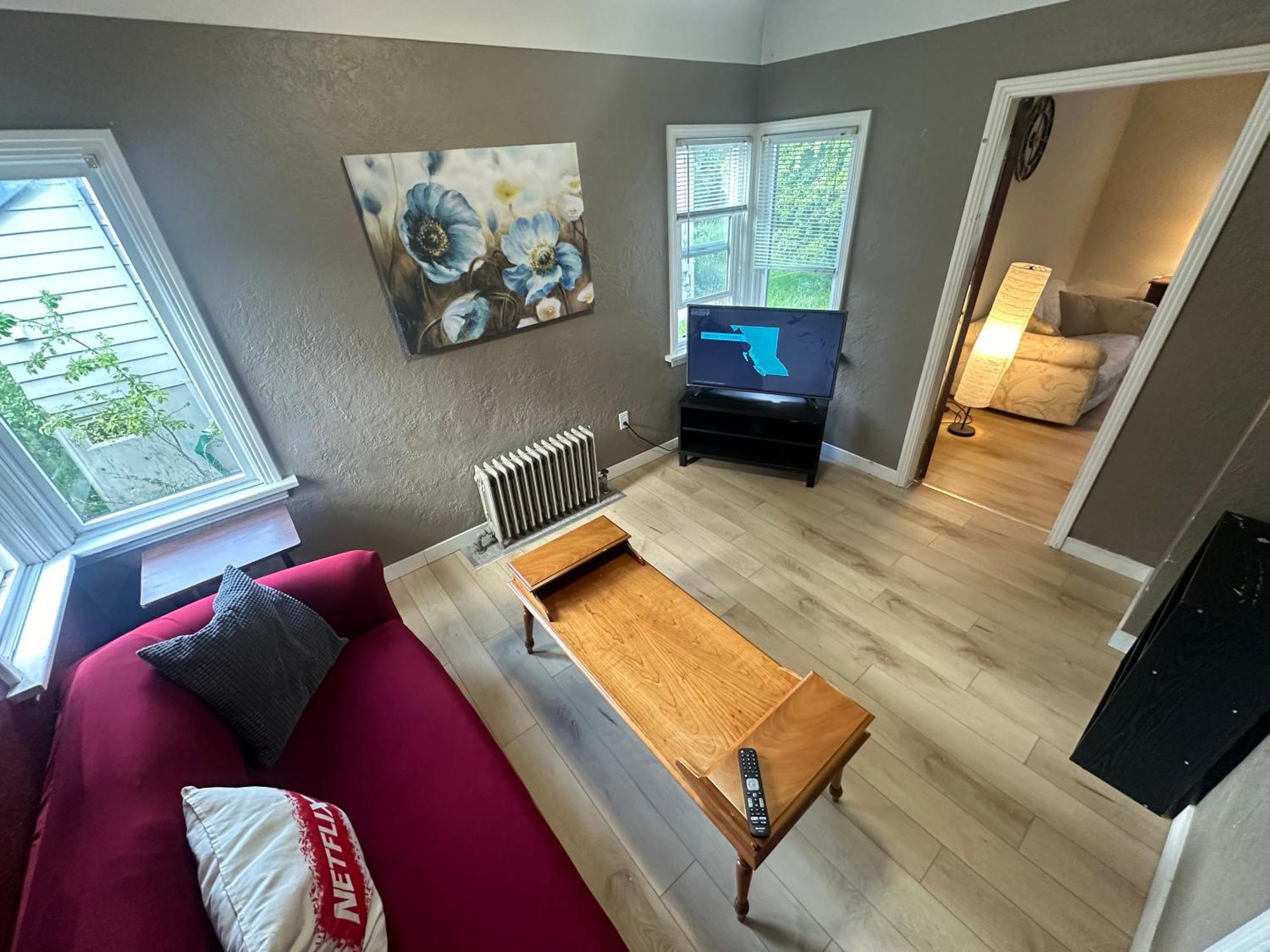 Artistic Apartment Near Downtown Victoria Bagian luar foto