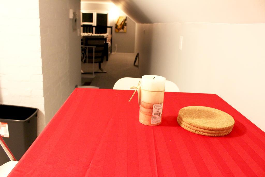 Artistic Apartment Near Downtown Victoria Bagian luar foto