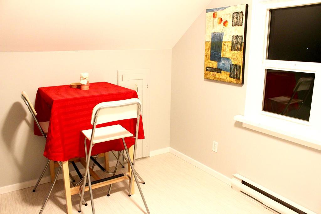 Artistic Apartment Near Downtown Victoria Bagian luar foto